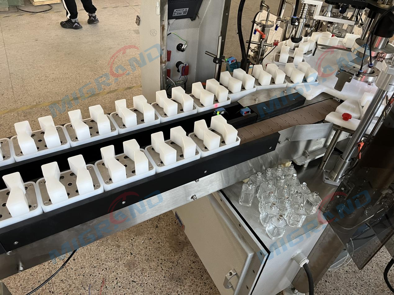 Конвейерная конвейерная лента из бутылочки из парфюмерной машины