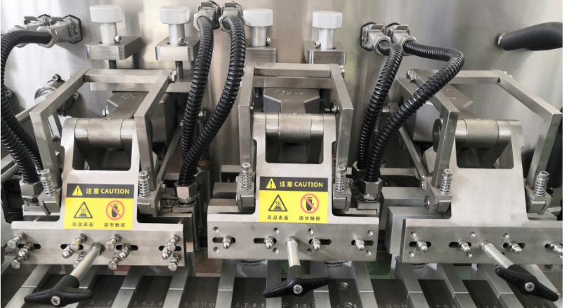 Двойные станции термосваривания, однократное охлаждение и запечатывание делают форму пакета более идеальной.